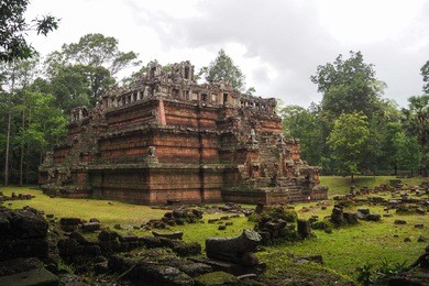 the pyramid of  phimeanakas in angkor wat, cambodia