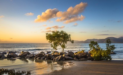 early morning sunrise 4 mile beach tropical beach port douglas queensland