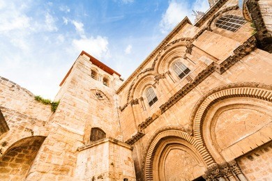 entrance to the church of the holy sepulchre. patio and the main facade. jerusalem, israel.