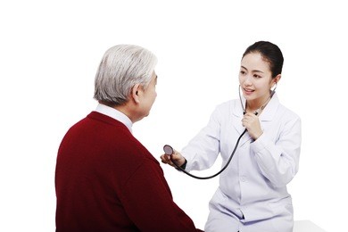 the doctor gave the patient an auscultation