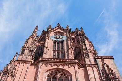 frankfurter dom cathedral in roemerberg frankfurt am main