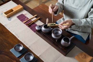 photo in the room chinese tea ceremony