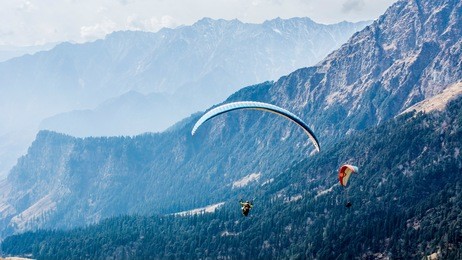 paragliding at solang valley