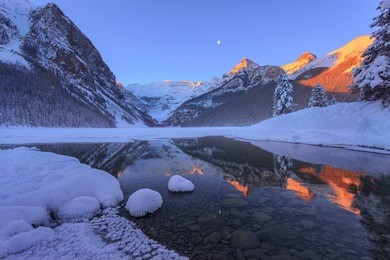 winter lake louise