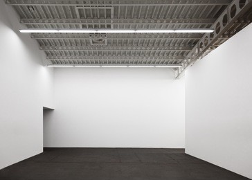 modern open space for presentation, industrial exhibition space, technical hall for exhibition, white wall for presentation, white room for picture, large utility room empty, showroom