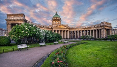 kazan cathedral in the early morning in st. petersburg