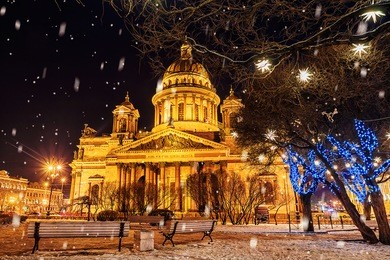 st. isaac's cathedral in st. petersburg in the christmas illumination at night