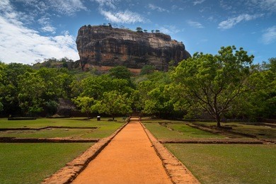 sigiriya lion rock fortress