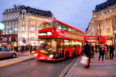 shopping on oxford street london, christmas day