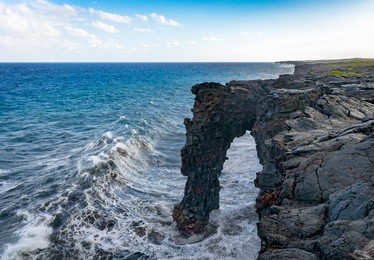 volcanoes national park - holei sea arch