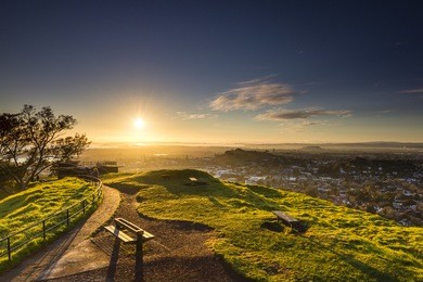 another beautiful, but chilly, day dawns in auckland.