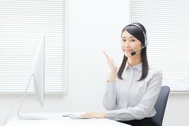 operator pointing side