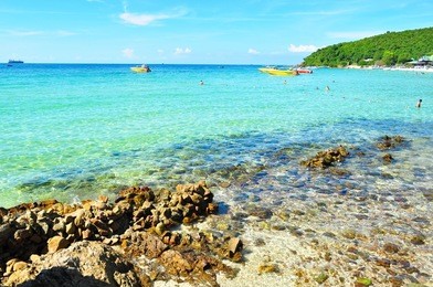 sea on koh larn, thailand