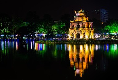 vietnam hanoi hoan kiem lake
