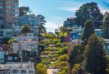 famous lombard street, san francisco, california, usa