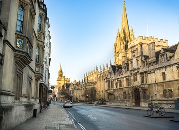street of city oxford.