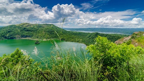 taal volcano in tagaytay, philippines
