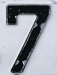 number 7 texture on wall