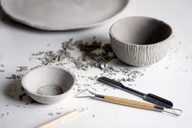 making ceramic dishes. working process