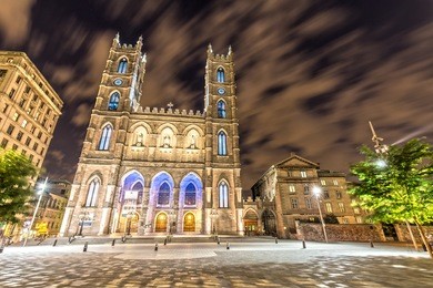 basilique notre dame de montreal at night
