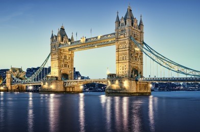 tower bridge at night.