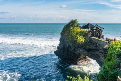 pura tanah lot hindu temple, bali island, indonesia