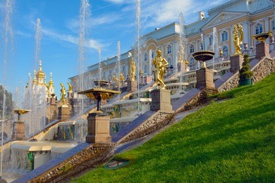 peterhof, fountains and statues of the great cascade