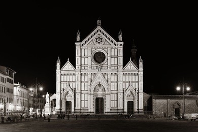 basilica di santa croce is known as temple of the italian glories and is the burial place for some of the most illustrious italians. 