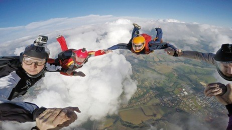skydive teamwork at the skies