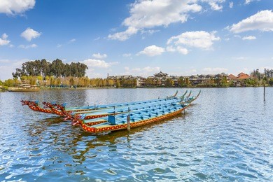 dragon boat on the lake
