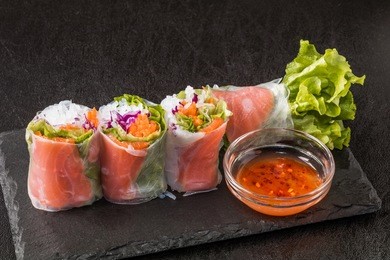 vietnamese food  spring rolls