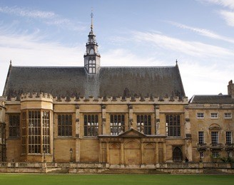 the hall of trinity college cambridge university