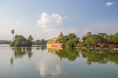 karaweik palace at myanmar