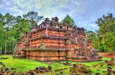 phimeanakas temple at angkor thom in siem reap, cambodia