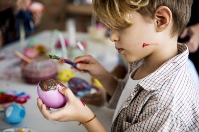 group of children prepare the easter egg