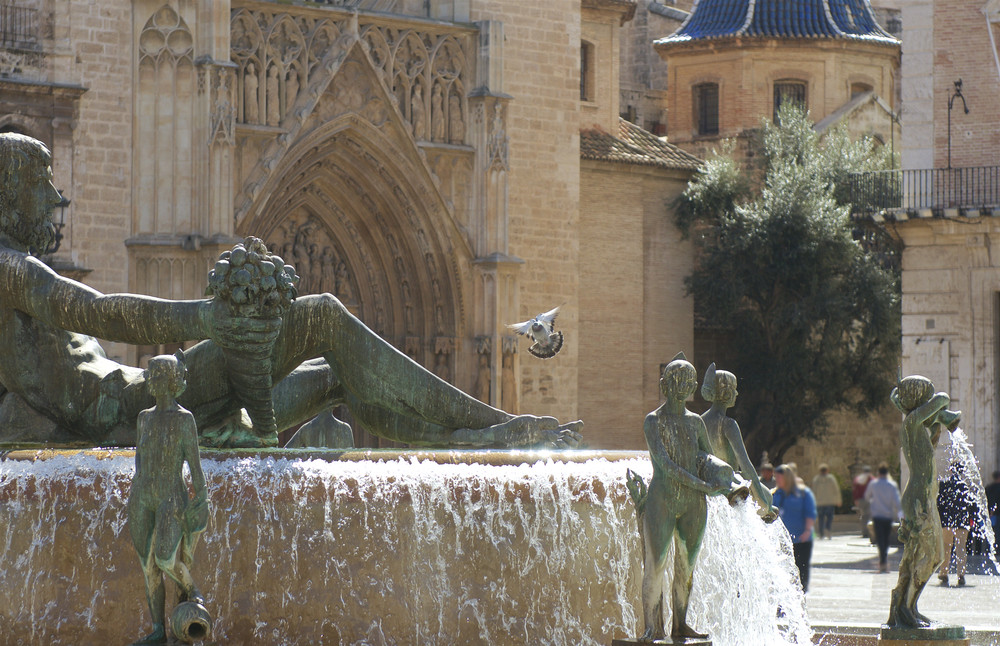 plaza de la virgen in valencia, spain