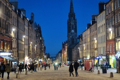 the royal mile in edinburgh