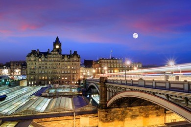 old town edinburgh and edinburgh castle at night, scotland uk