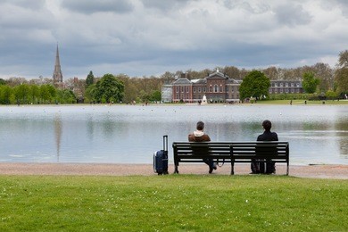friends on the bench, hyde park, london
