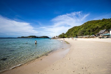 ta-yai-beach, koh larn island tropical beach in pattaya city thailand.