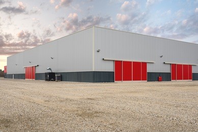 outdoor picture of  large industrial and commercial cold-rolled steel buildings
