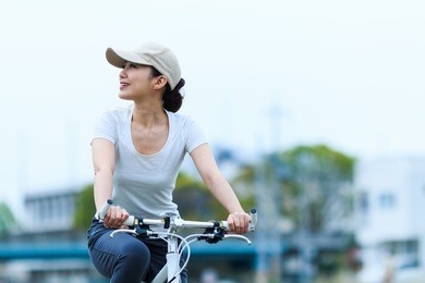 woman riding a bike, cycling