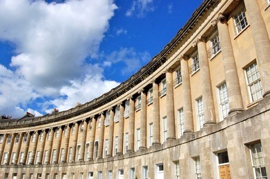 the famous circular royal crescent building in bath, england.