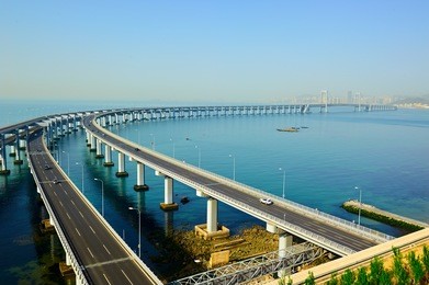 the dalian xinghai bay cross-sea bridge