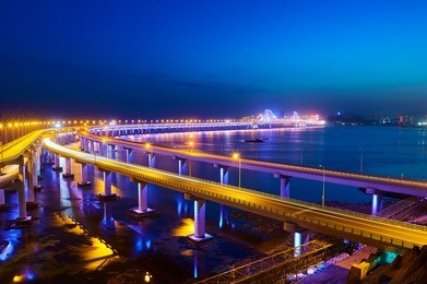 the dalian xinghai bay cross-sea bridge