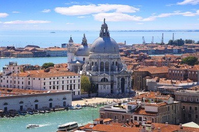 the basilica santa maria della salute in venice