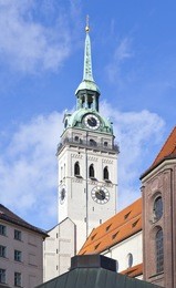 an image of the "alter peter" church in munich