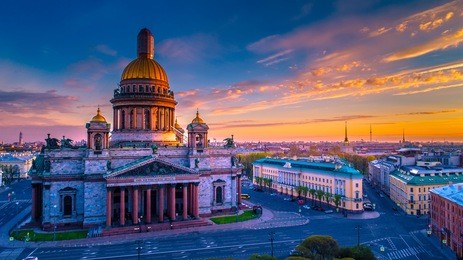 saint isaac's cathedral. st. petersburg. view from issakievskaya square. the city is in the sunshine. sunrise.