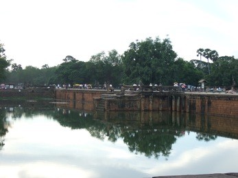 srah srang cambodia ruins huge bath