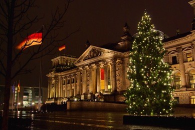 berlin reichstag building christmas